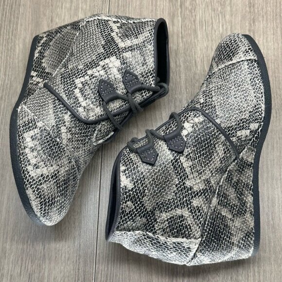 Toms Booties Womens Size 6.5 Kala Wedge Ankle Mid Heel Lace Up Snakeskin Gray - Picture 9 of 12